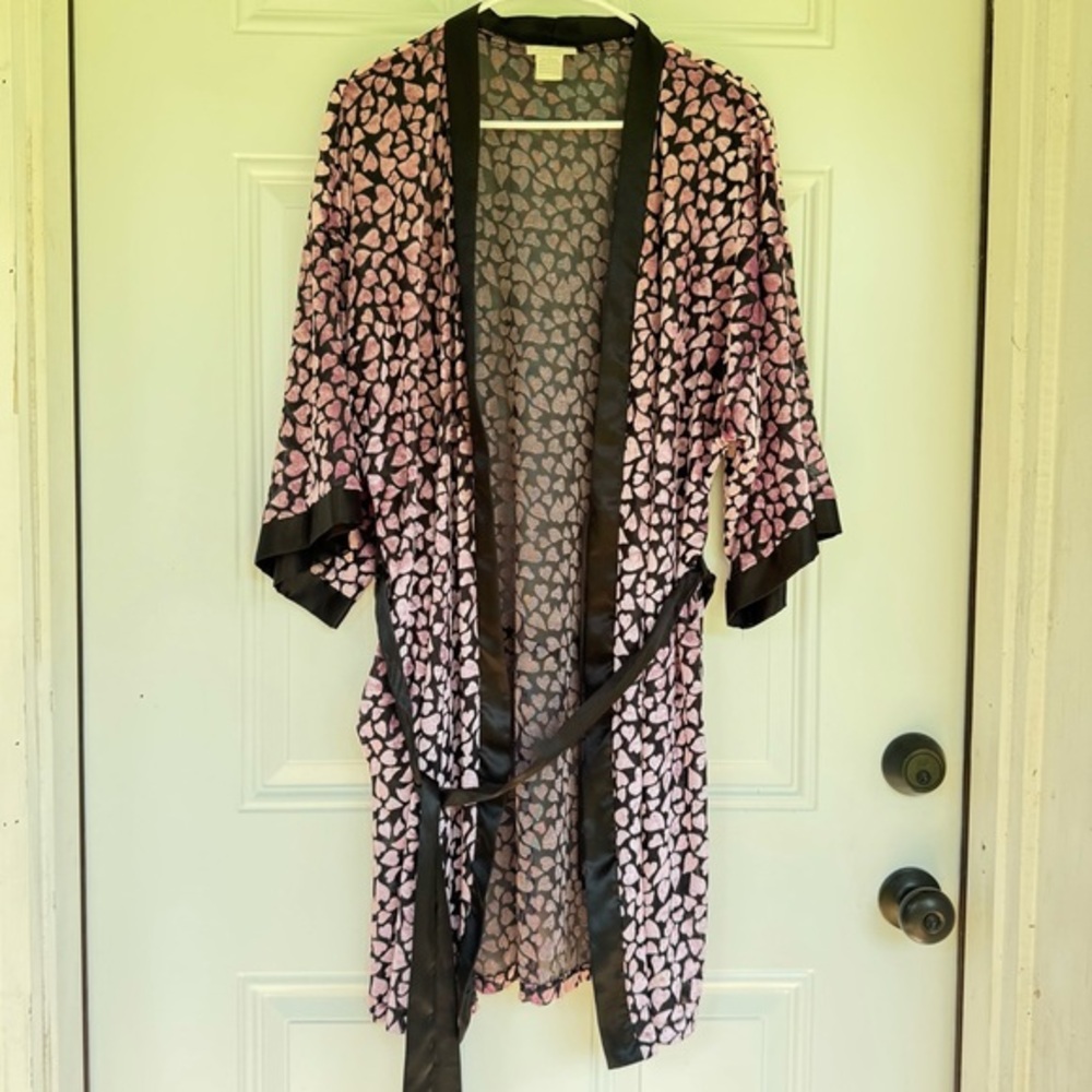 Amelia’s Vintage Elegant and Purplish Pink- Black Women's Robe Large